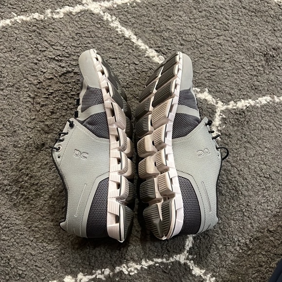 On clouds, the classic - Picture 2 of 4